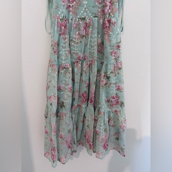 Eliza J Embroidered Floral Cut Out Back Dress   Size 0 Tiered Eyelet - Picture 3 of 11